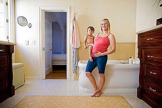 孕妇,儿子,浴室
