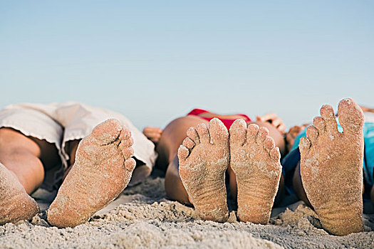 朋友,脚,卧,一起,海滩