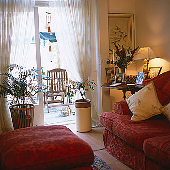 传统,起居室,红色,沙发,土耳其,边桌,落地窗