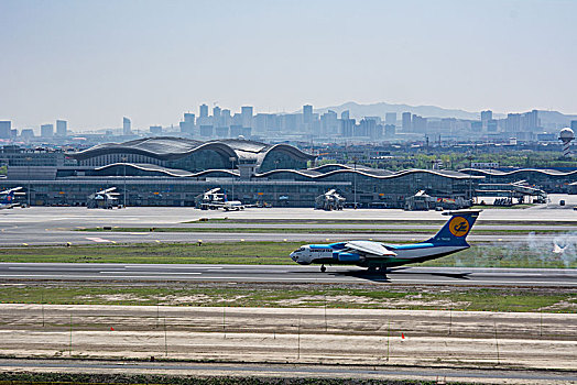 2018年4月22日伊斯坦布尔伊尔76降落乌鲁木齐地窝堡国际机场