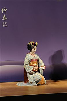 日本传统扇子舞图片