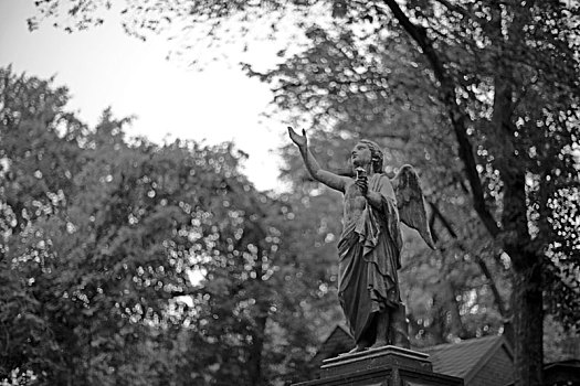 德国墓地天使雕像