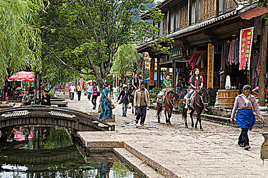 骑马,游客,乡村,丽江,云南,中国