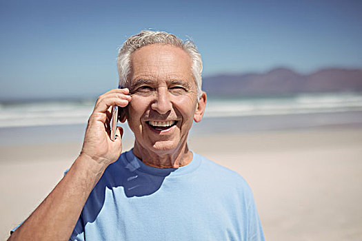 头像,老人,交谈,手机,海滩,晴天