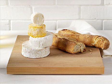 选择,软奶酪,法棍面包,案板