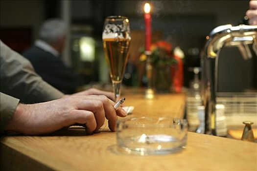 联邦德国,吸烟,站立,啤酒,玻璃,酒吧,禁止