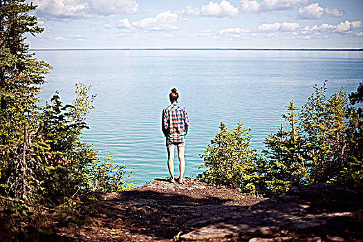 女人,向外看,清水,湖,省立公园,曼尼托巴,加拿大