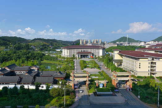 贵州大学明德学院