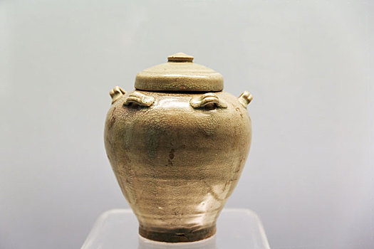 上海博物馆藏五代青釉六系蓋罐