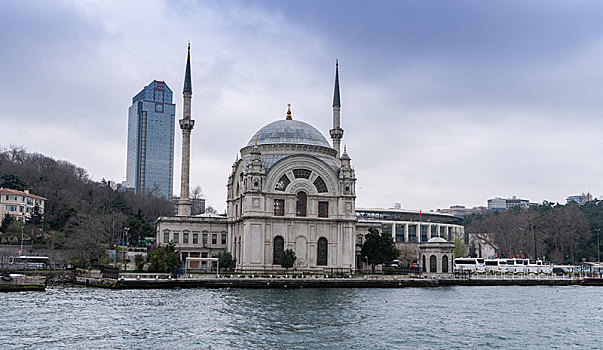 伊斯坦布尔多尔玛巴切清真寺