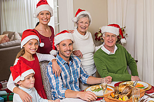 高兴,大家庭,圣诞帽,看镜头