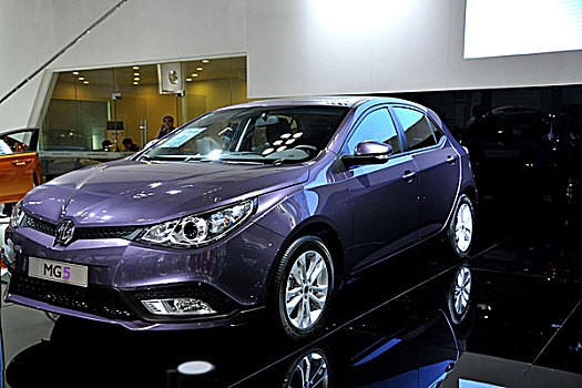 2012年度重庆国际汽车展上展示的mg名爵轿车