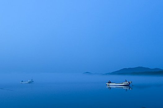 佐吕间湖,黎明