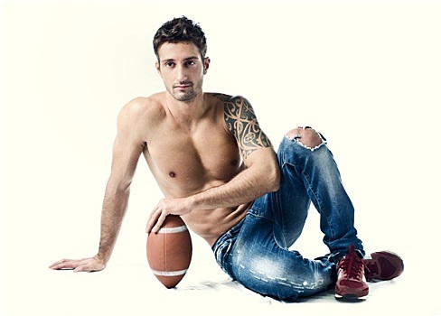 运动,男青年,美式橄榄球,球,坐在地板上