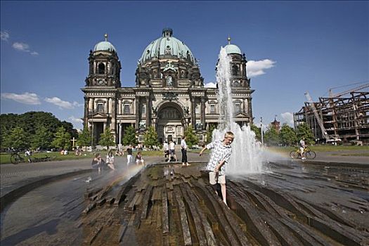 男孩,喷泉,柏林大教堂,柏林,德国
