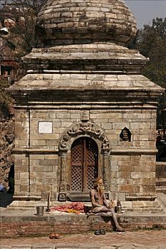 苦行僧,坐,正面,湿婆神,庙宇,帕苏帕蒂纳特寺,加德满都,尼泊尔,亚洲