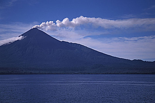 巴布亚新几内亚,西部,火山