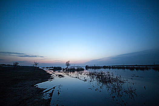 湖边星空日出