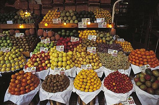 大棚市场,站立,水果,丰沙尔,葡萄牙,欧洲