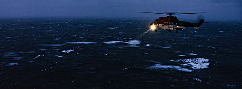 直升飞机,飞跃,北海,夜晚