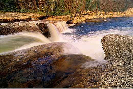 瀑布,加拿大西北地区