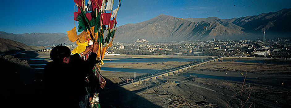 西藏拉萨布拉萨河大桥