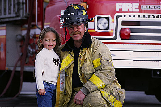 肖像,成年,雄性,消防员,女孩,消防车