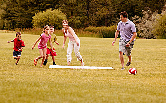 家庭,玩,足球,公园