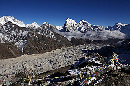山,正面,冰河,戈克伊欧,昆布,萨加玛塔国家公园,尼泊尔,亚洲