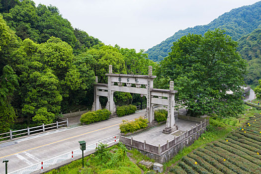 杭州西湖梅家坞梅灵路隧道航拍