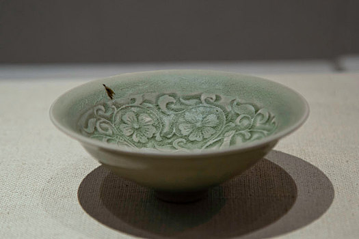 耀州窑青瓷印花婴戏碗纹