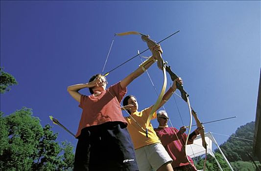 女孩,青少年,男人,练习,射箭