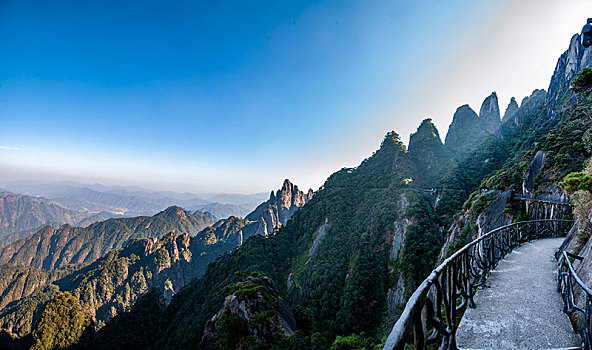 江西上饶三清山南清园峡谷栈道