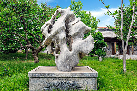山东青州古城偶园的奇石