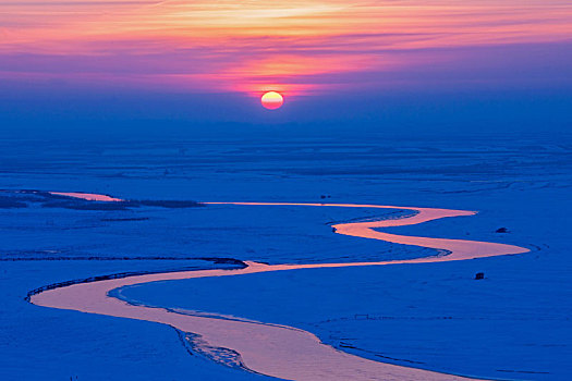 河套草原冬日夕阳