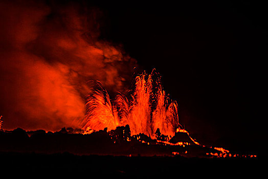 火山岩,喷泉,夜晚,喷发,裂缝,靠近,火山,冰岛,八月,北方,岩浆