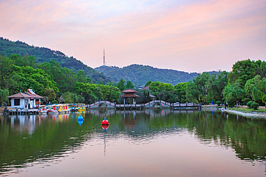 慈溪,寺山公园,夜色,湖,山,建筑,游船,天空