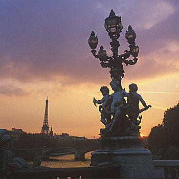 雕塑,亚历山大三世桥,远景,埃菲尔铁塔,塞纳河,仰视,法国,巴黎