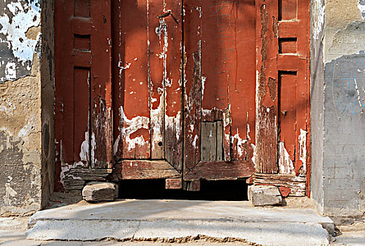 北京胡同的老旧宅门