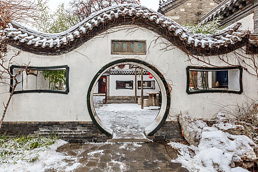 中国山东省潍坊市十笏园北方园林雪景