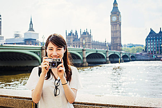 年轻,日本,女人,享受,白天,室外,伦敦,站立,走,泰晤士河