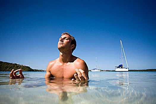 男人,瑜珈,坐,水,海滩,绿色,岛屿,安提瓜岛,加勒比