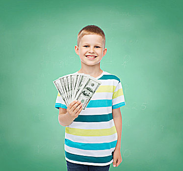 金融,计划,孩子,教育,概念,微笑,男孩,拿着,美元,钱,表针,上方,绿色,棋盘,背景