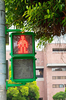 台湾台北独特的行人号志灯小绿人红绿灯