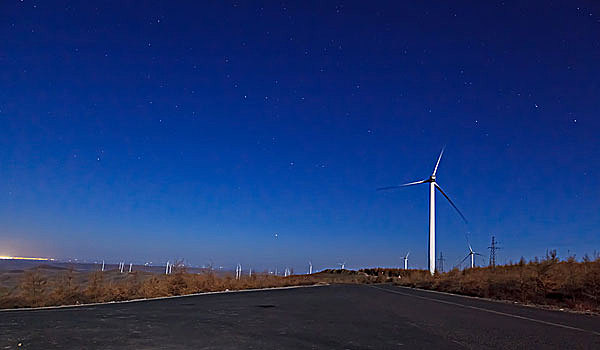 草原天路夜景