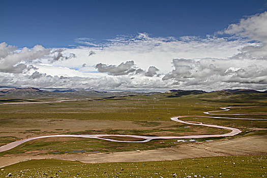 青藏高原山谷河流