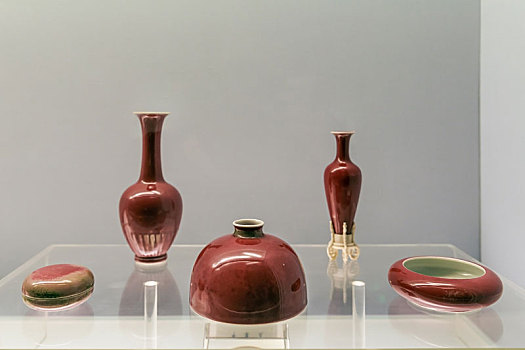 上海博物馆藏清康熙景德镇窑豇红釉瓷器一组