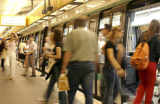 巴黎,地铁,人,乘坐,离开