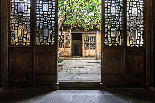 南京愚园清代民居穿堂过厅中式隔扇门窗
