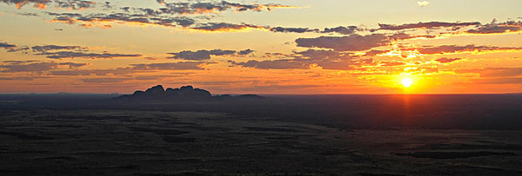 全景,俯视,风景,奥尔加,日落,乌卢鲁卡塔曲塔国家公园,北领地州,澳大利亚
